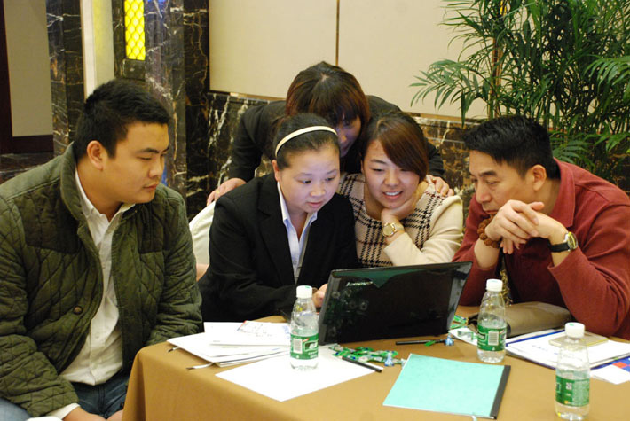 高瞻遠矚，移攬?zhí)煜? 2014年百度移動推廣峰會會議報道
